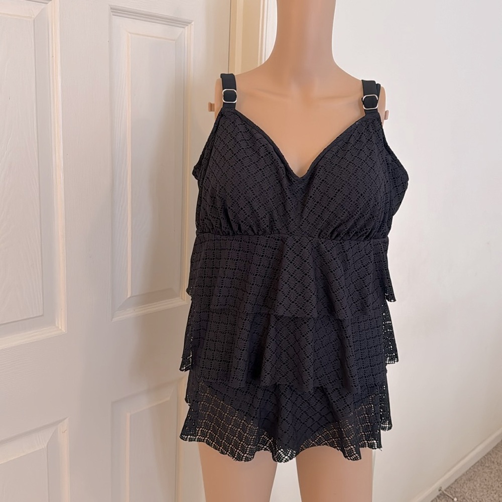 SUMNER SALE🔥🔥 Beautiful Black Lace Swimsuit Size 20W